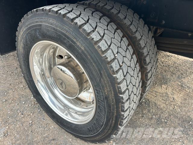 GMC C5500 Kamioni s ravnim pločom / vitlom