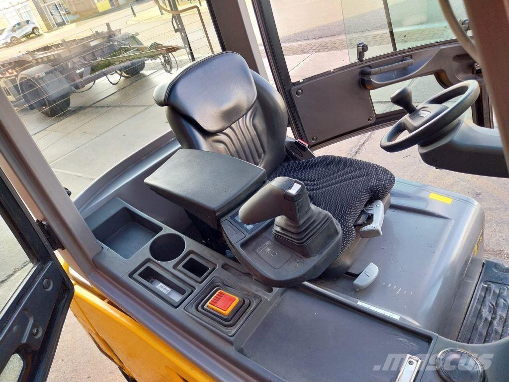 Jungheinrich EFG 320 Električni viličari