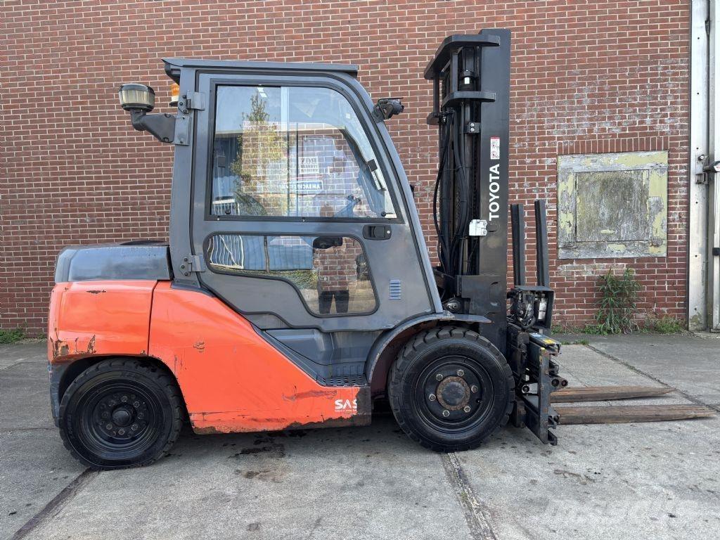 Toyota 40- 8FD40N Dizelski viličari