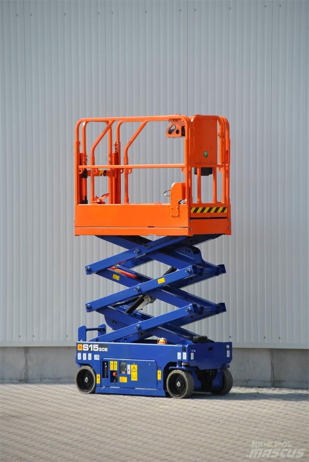 JCB S1530E Škaraste platforme