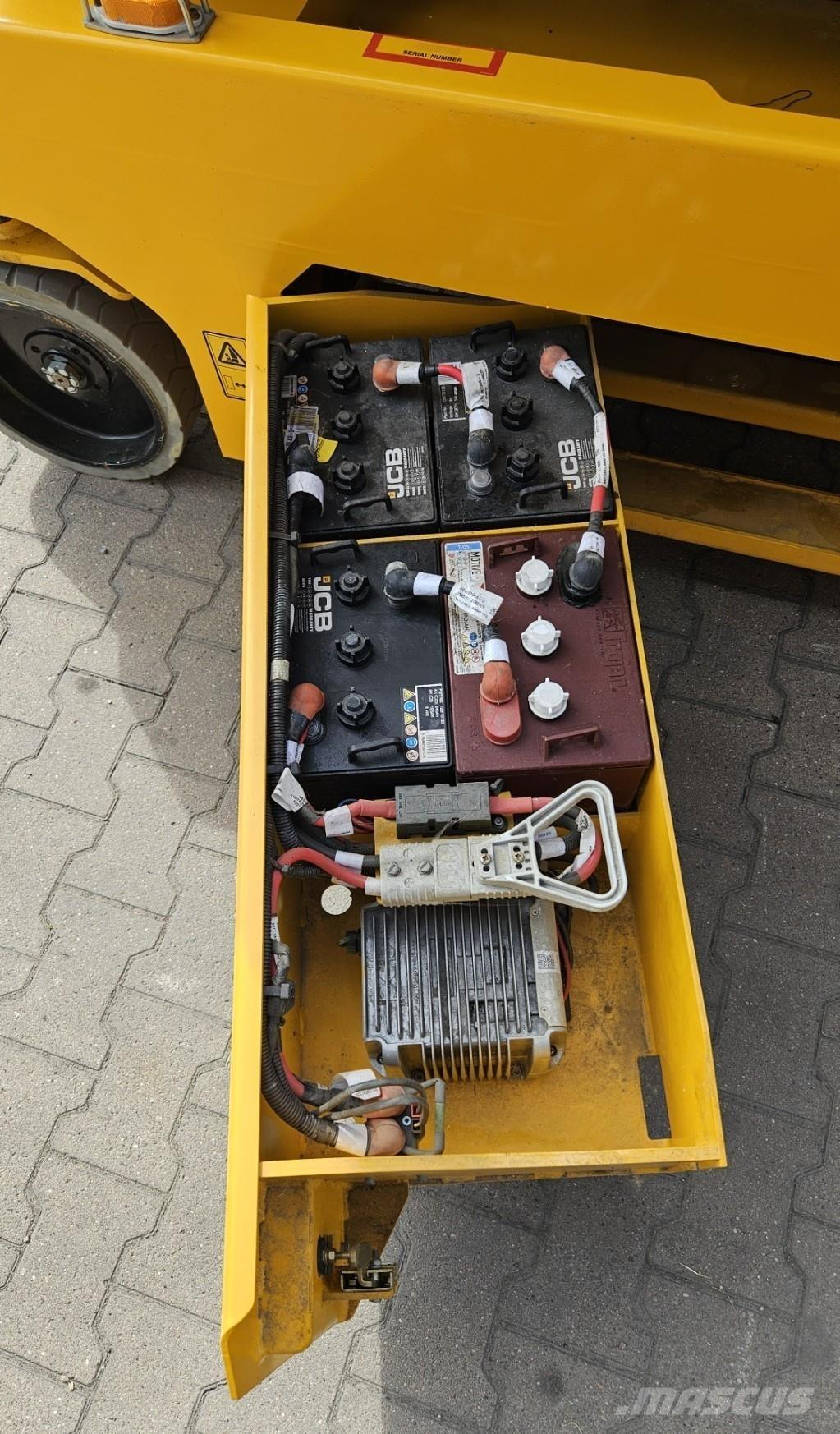 JCB S2646E Škaraste platforme