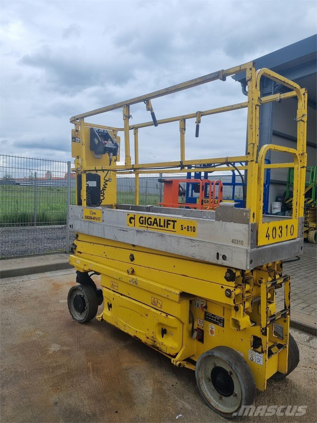 JLG 2030 ES Škaraste platforme