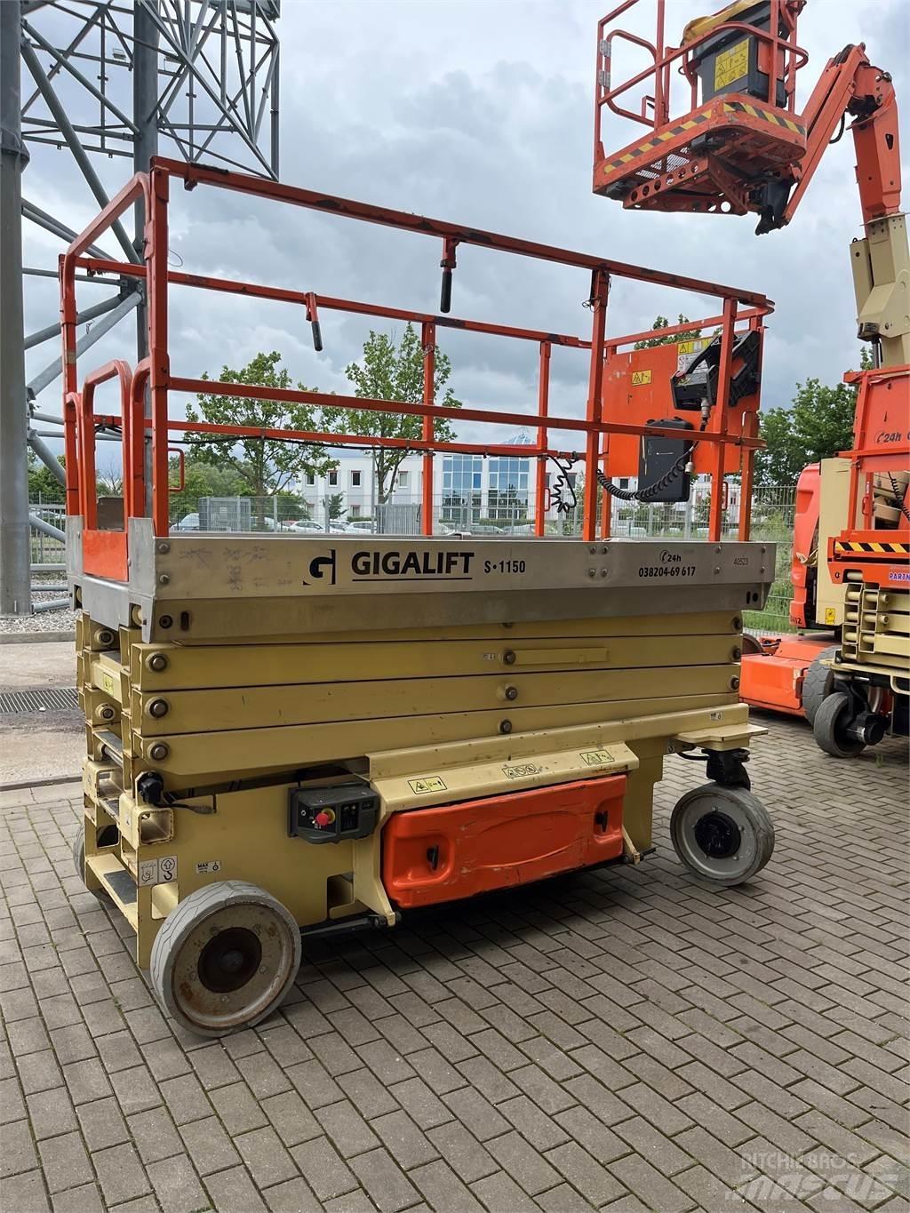 JLG 3246 ES Škaraste platforme
