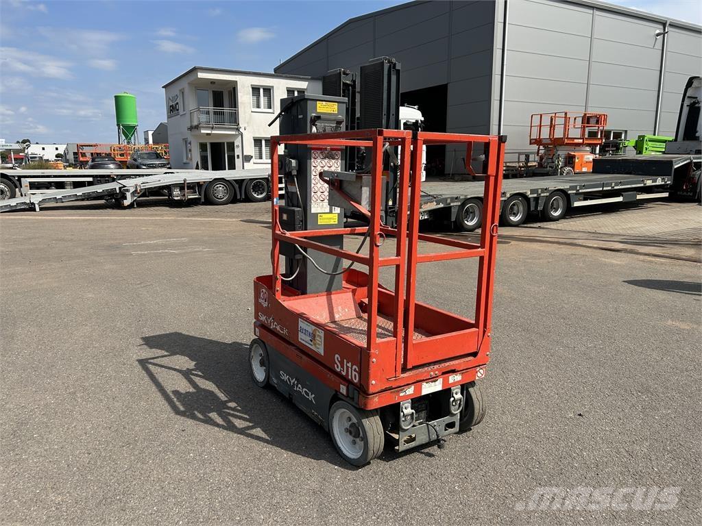 SkyJack SJ16 Teleskopske samohodne platforme