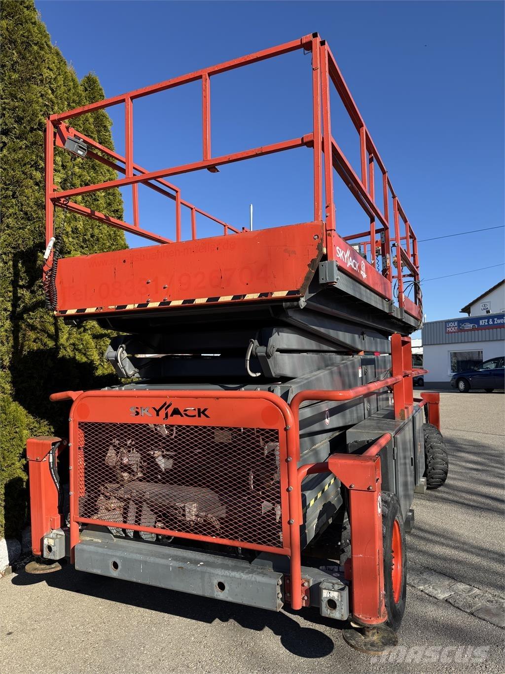 SkyJack SJ9250 Škaraste platforme