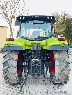 CLAAS ARION 520 Traktori