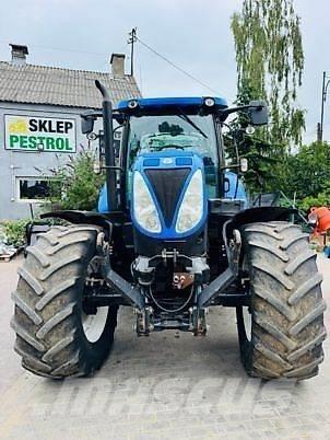 New Holland T7.210RC Traktori