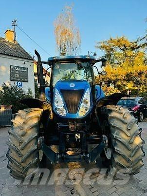 New Holland T7030 Traktori