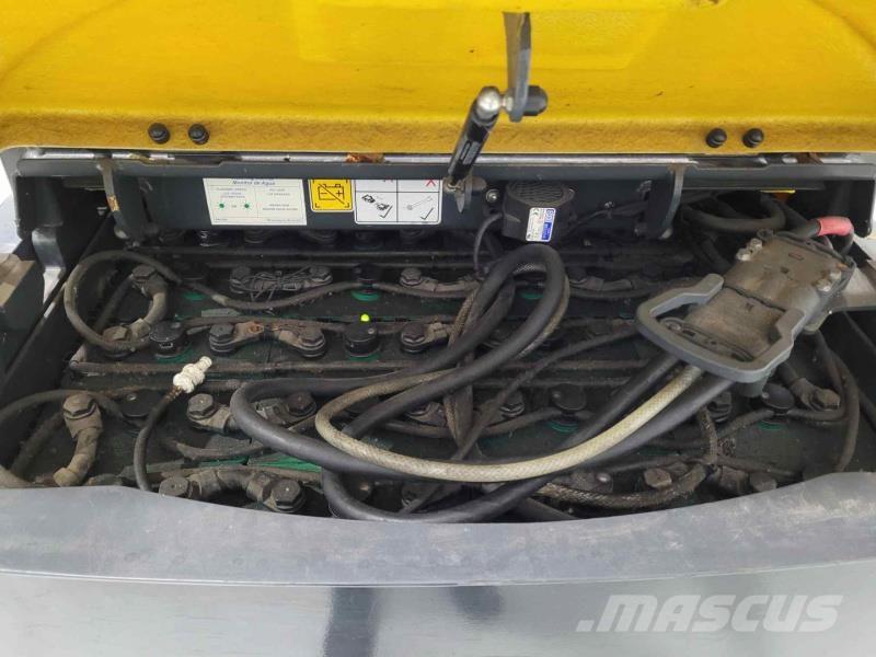 Aisle-Master AM20SE Viličar za uske prolaze