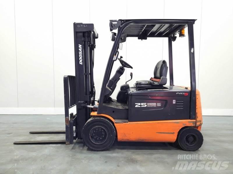 Doosan B25X-5 Električni viličari