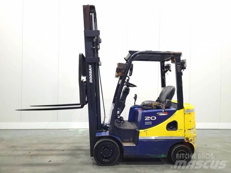 Doosan D20SC-5 Dizelski viličari