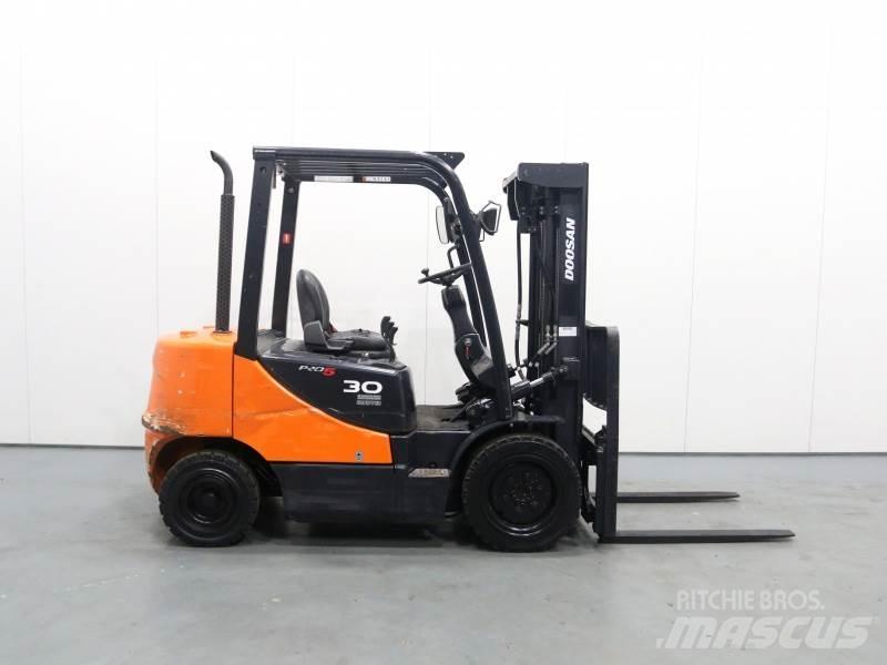 Doosan D30S-5 Dizelski viličari