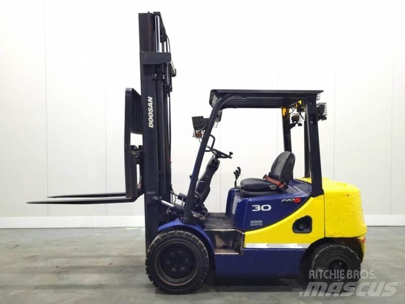 Doosan D30S-5 Dizelski viličari