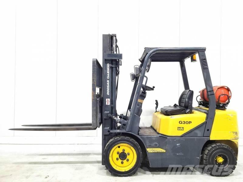 Doosan GP30-3 Plinski viličari
