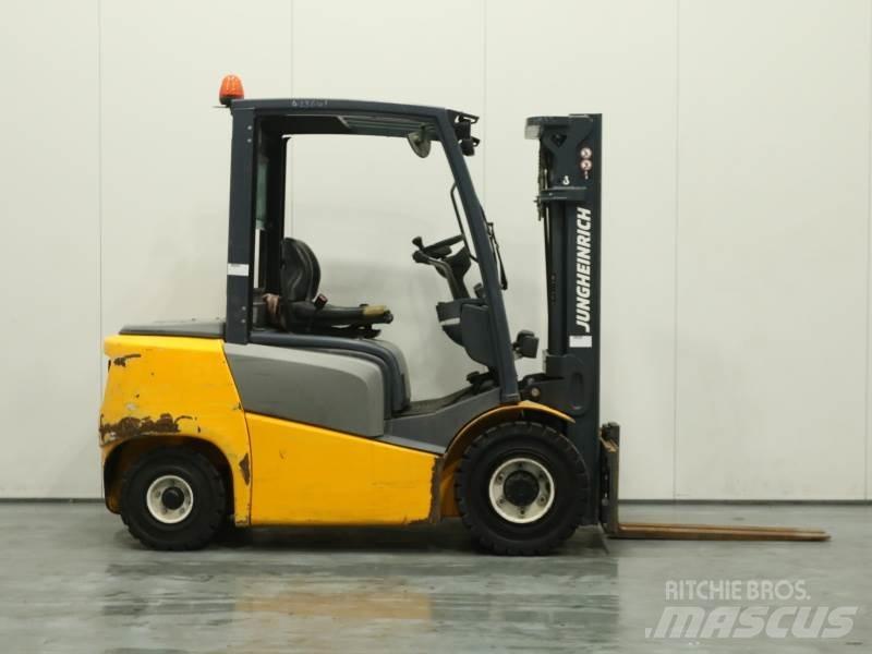 Jungheinrich DFG 425 Dizelski viličari