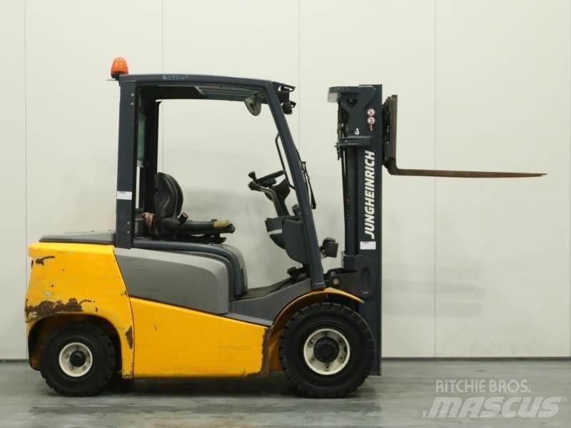 Jungheinrich DFG 425 Dizelski viličari