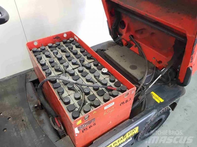Linde P60 126 Vučna vozila