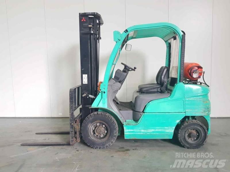 Mitsubishi FG25N Plinski viličari