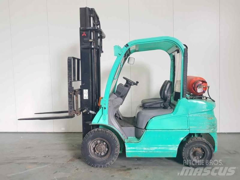 Mitsubishi FG25N Plinski viličari