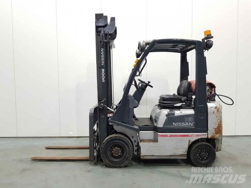 Nissan P1D1A18LQ Plinski viličari
