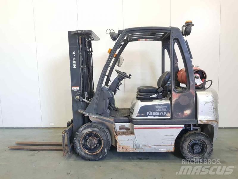 Nissan U1D272520 Plinski viličari