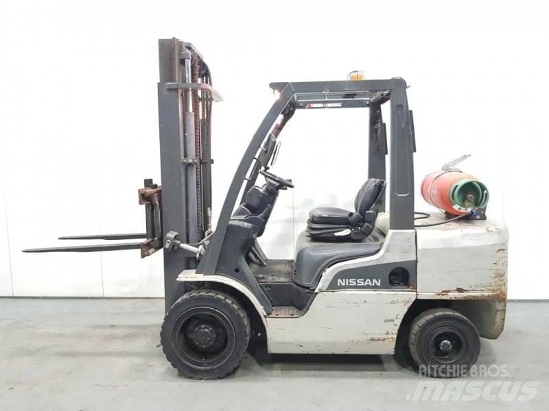 Nissan UG1F2A35DU Plinski viličari