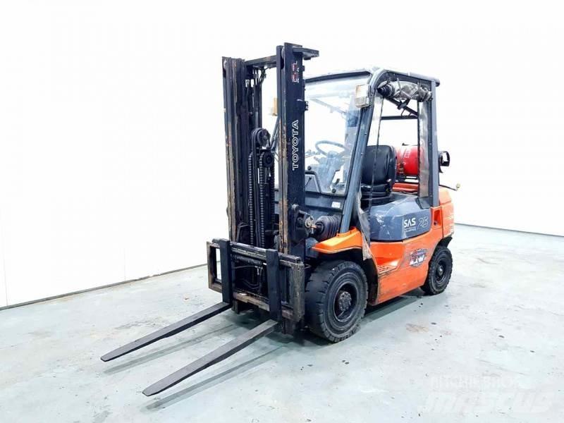 Toyota 42-7FGF25 Plinski viličari