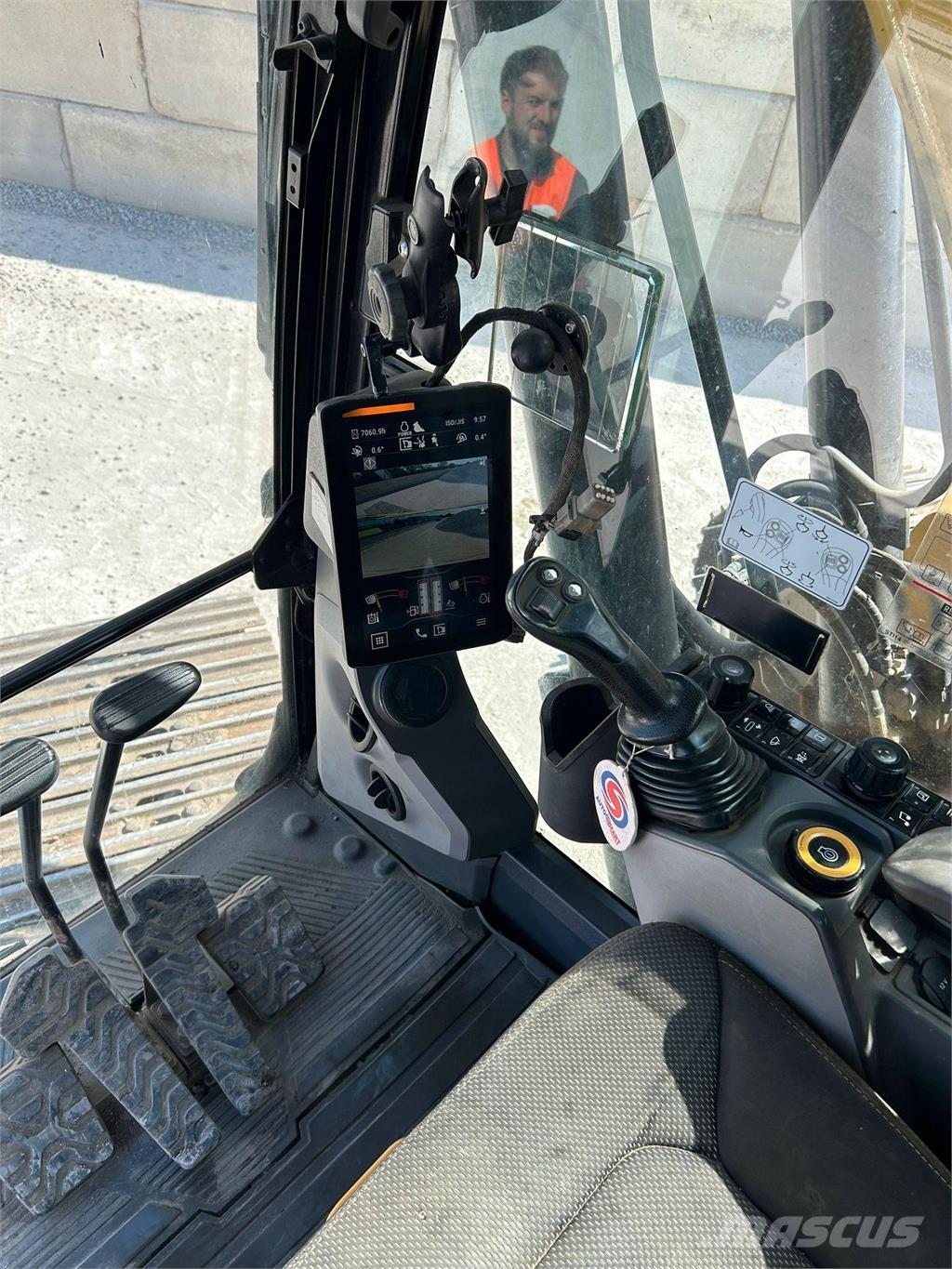 CAT 320 Bageri gusjeničari