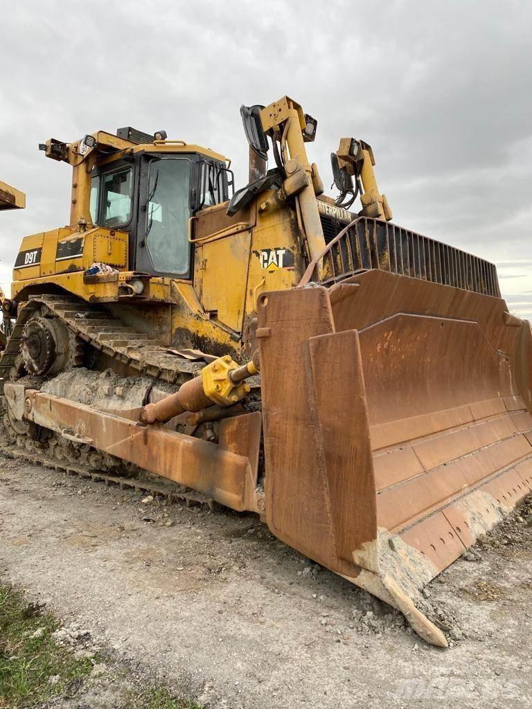 CAT D9T Buldožeri gusjeničari