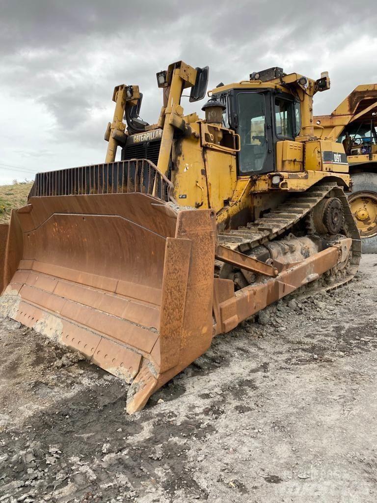 CAT D9T Buldožeri gusjeničari