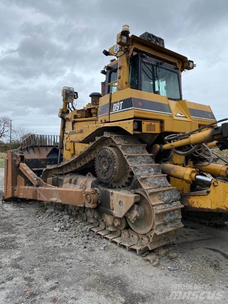 CAT D9T Buldožeri gusjeničari