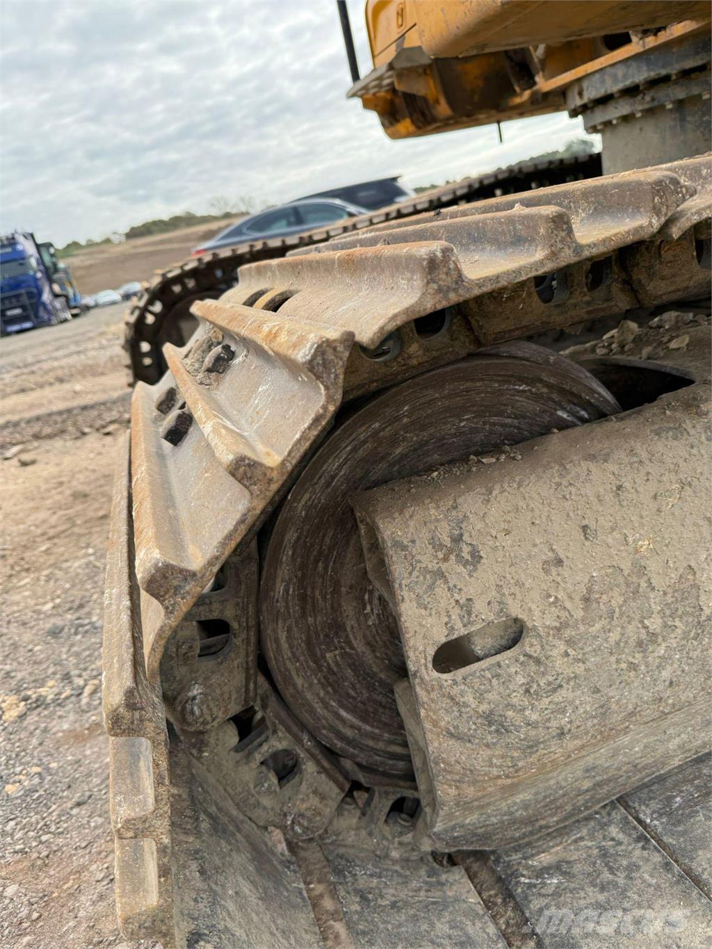 JCB 220X L 4F Bageri gusjeničari