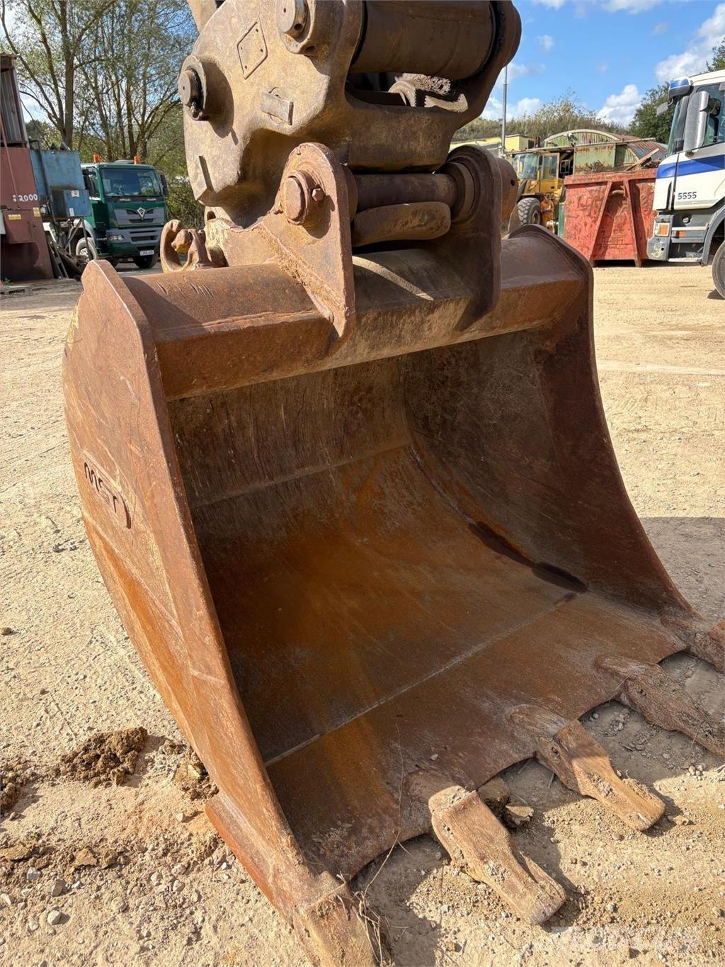 Volvo EC290BLC Bageri gusjeničari