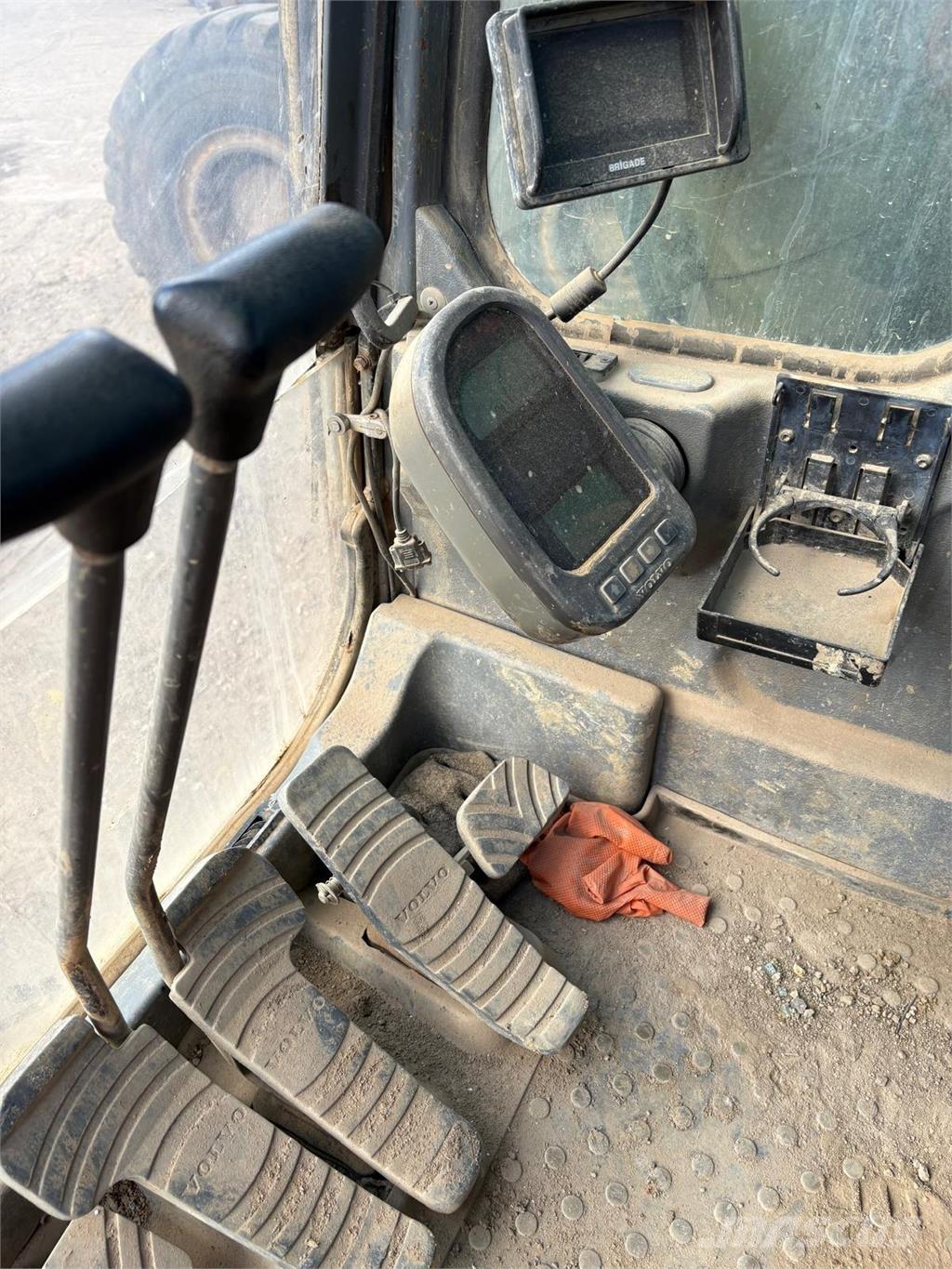 Volvo EC290BLC Bageri gusjeničari