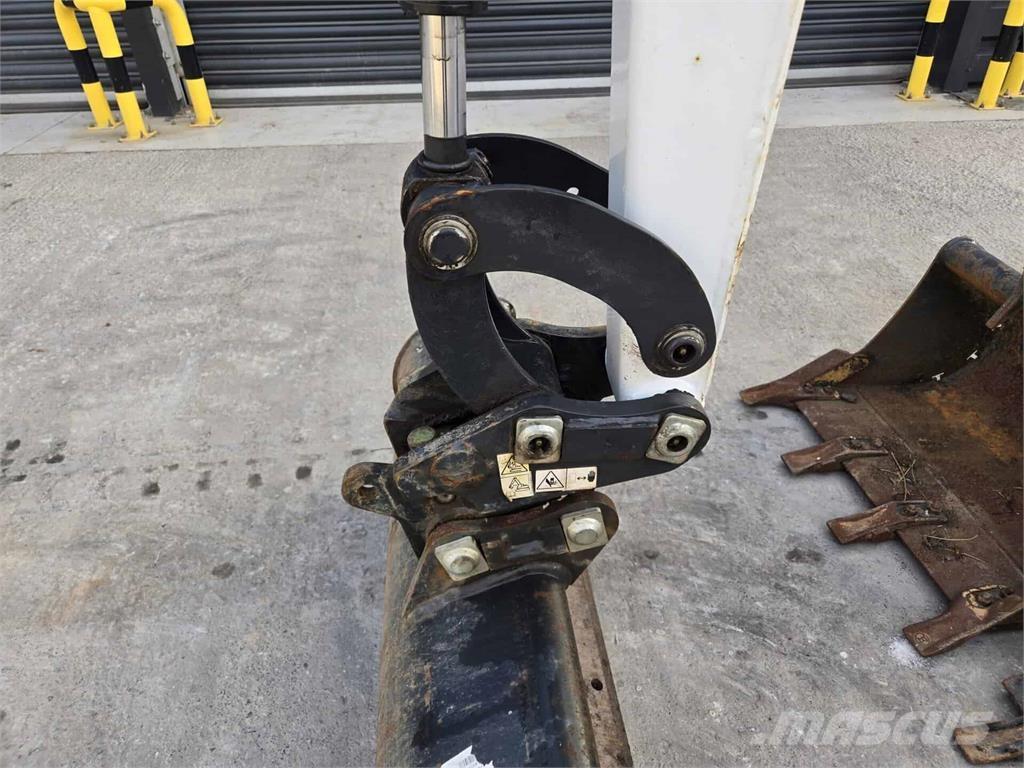 Bobcat E17 Mini bageri <7t