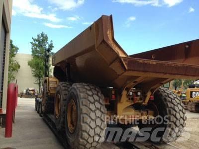 CAT 725 Zglobni demperi