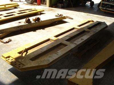 CAT 740 Tailgate Ostale komponente