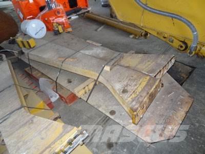 CAT 740 Tailgate Ostale komponente
