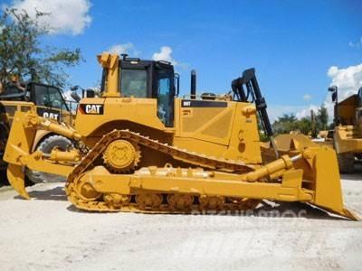 CAT D8T Buldožeri gusjeničari
