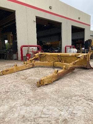 CAT D8T Angle Blade Ostale komponente