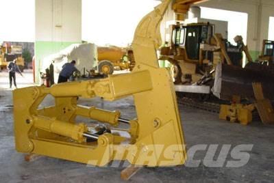 CAT D8T /D8R Ripper, S/S Ostale komponente