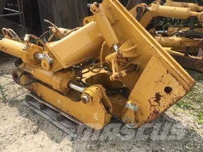 CAT D8T Ripper, S/S Ostale komponente
