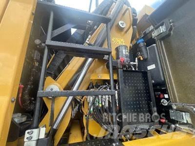 CAT MH3026 Bageri za manipuliranje materijalom / otpadom