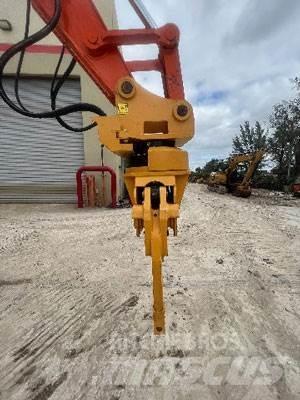 Hitachi ZX225USLC-6 Bageri za manipuliranje materijalom / otpadom