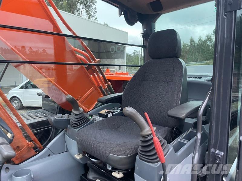 Hitachi ZX210 Bageri gusjeničari