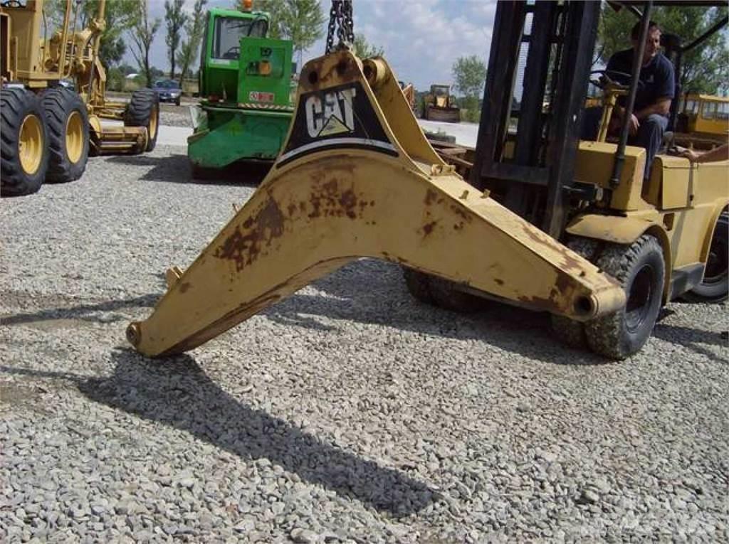 CAT 438C Šasije I ovjese