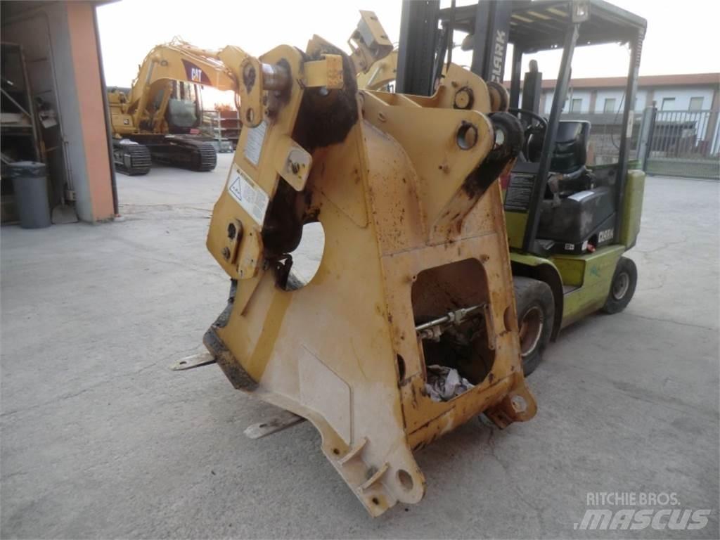 CAT 928G Šasije I ovjese