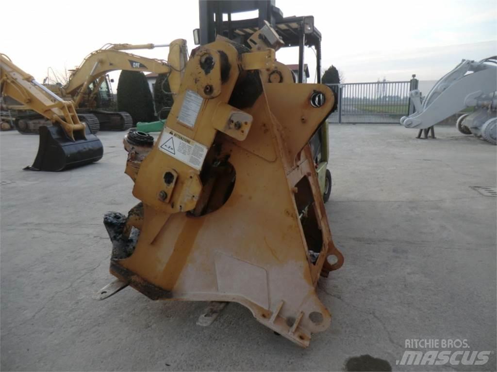 CAT 928G Šasije I ovjese