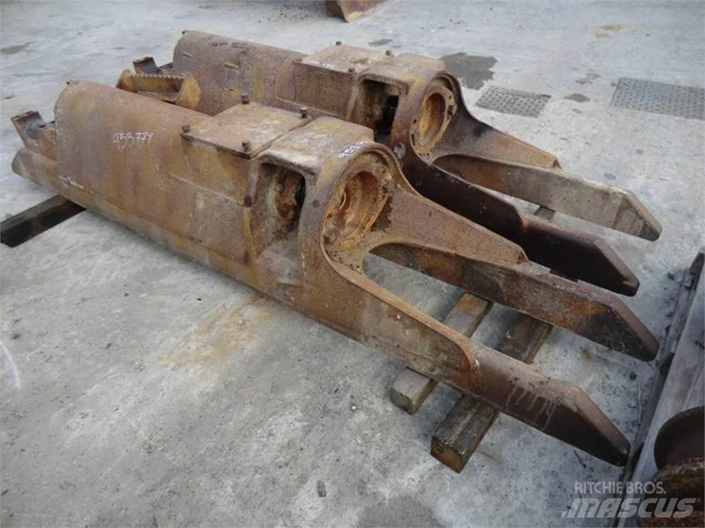 CAT 953 Gusjenice