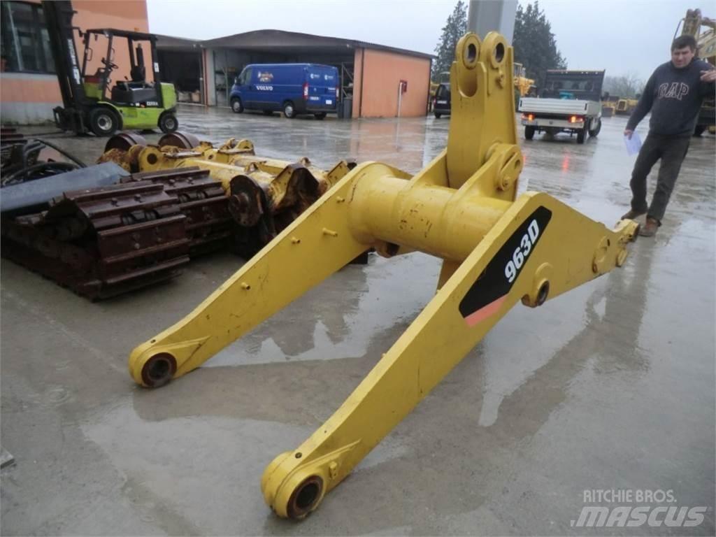 CAT 963D Šasije I ovjese